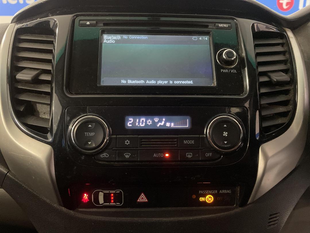 Photo '29' of Mitsubishi Triton