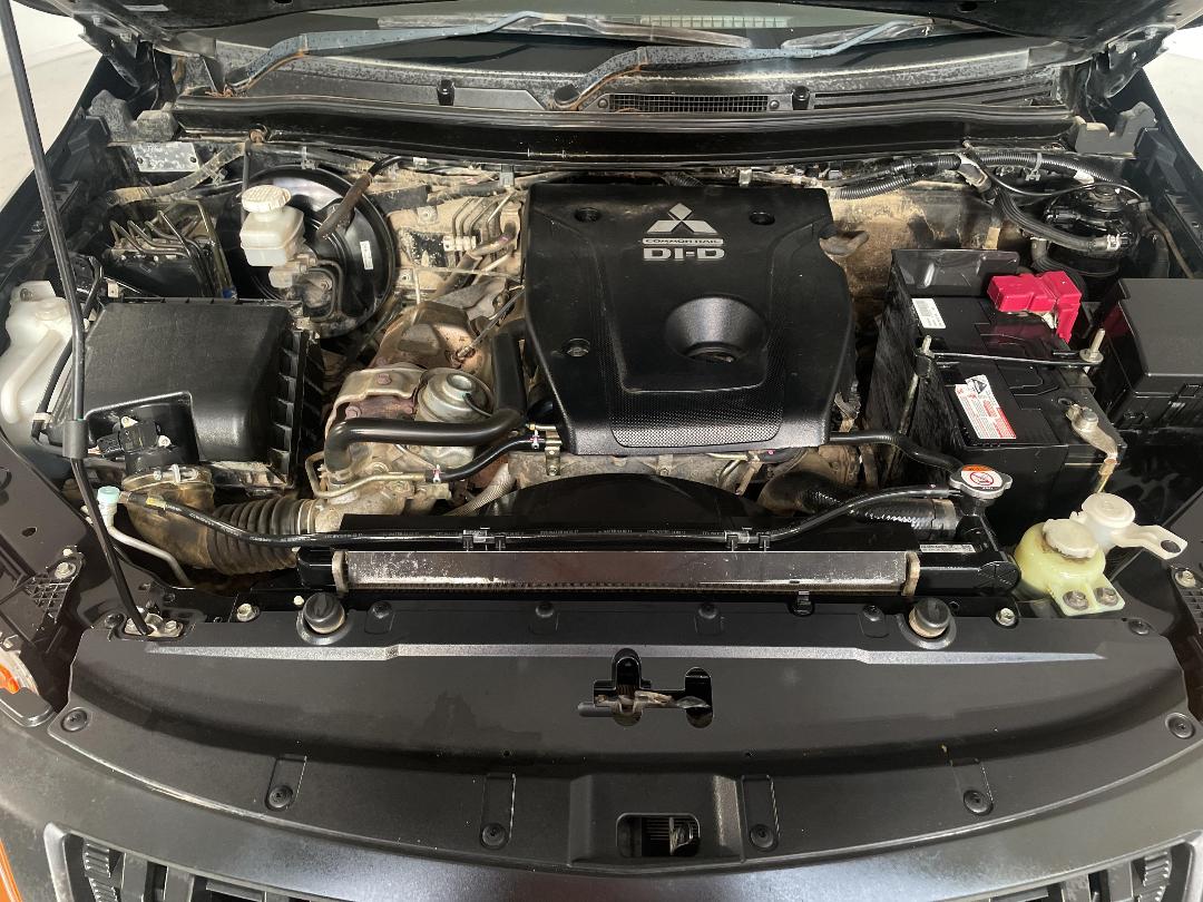 Photo '13' of Mitsubishi Triton