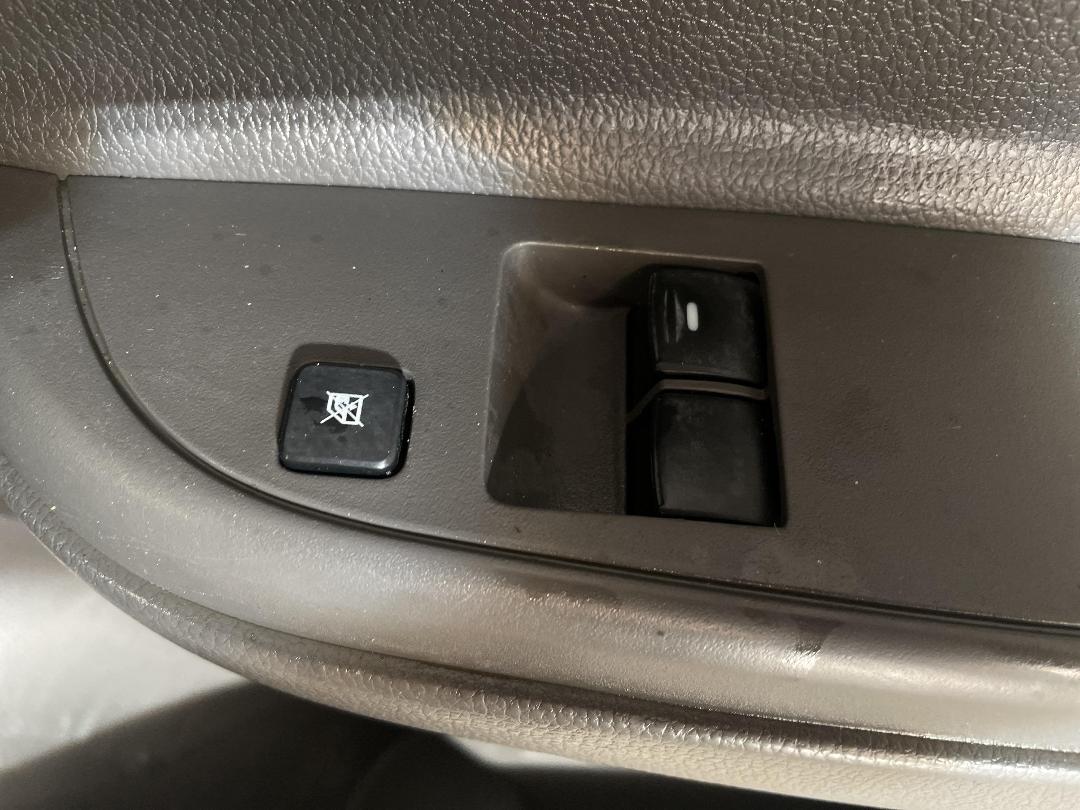 Photo '21' of Mitsubishi Triton