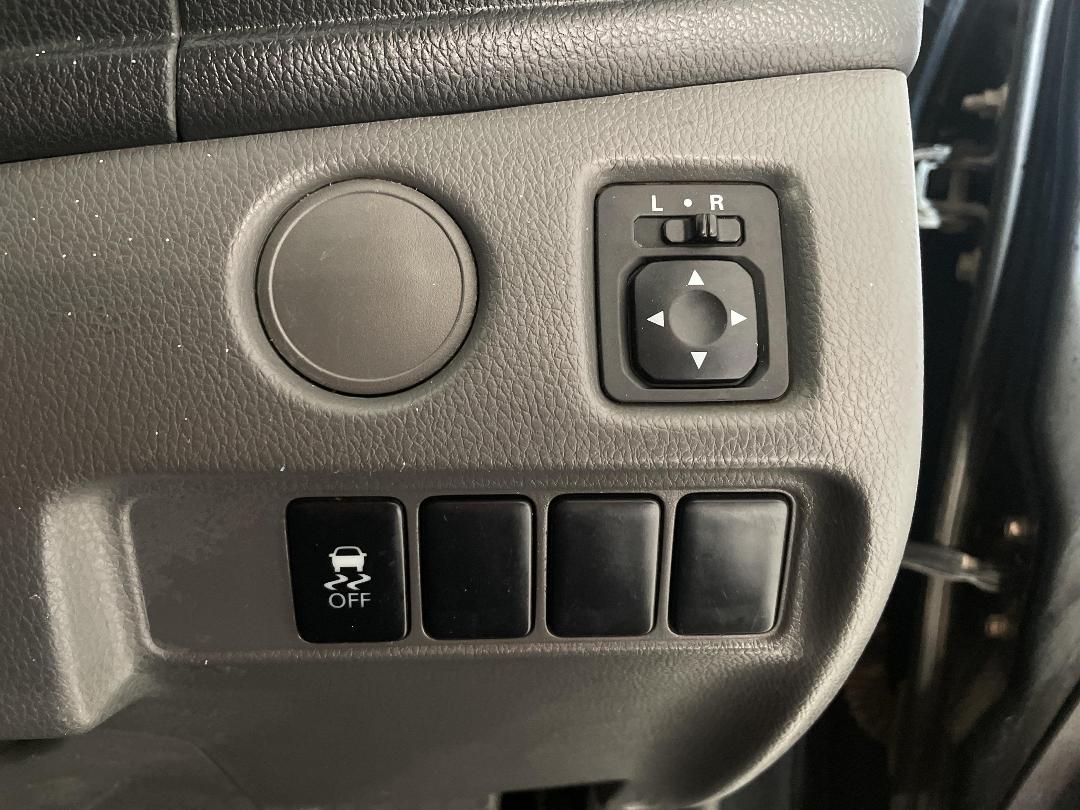 Photo '22' of Mitsubishi Triton