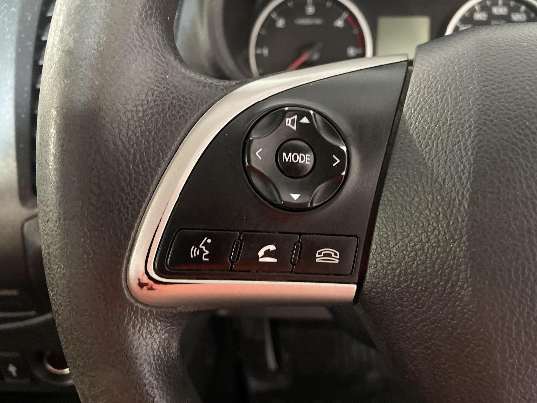 Photo '24' of Mitsubishi Triton