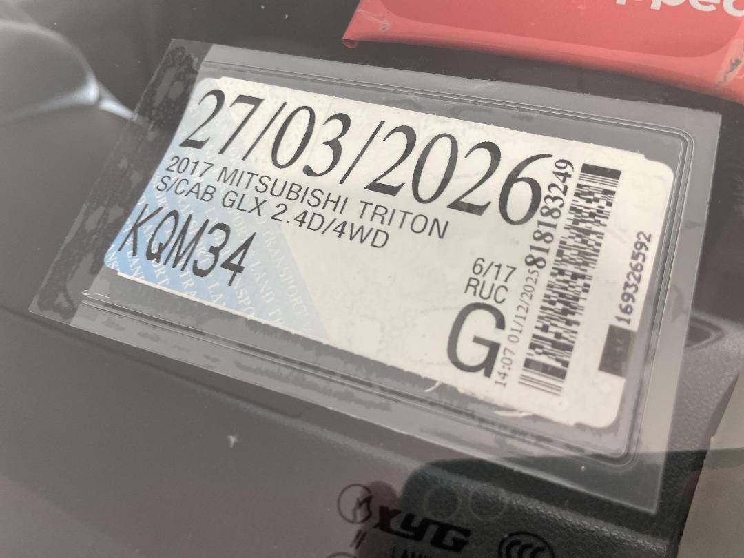 Photo '32' of Mitsubishi Triton