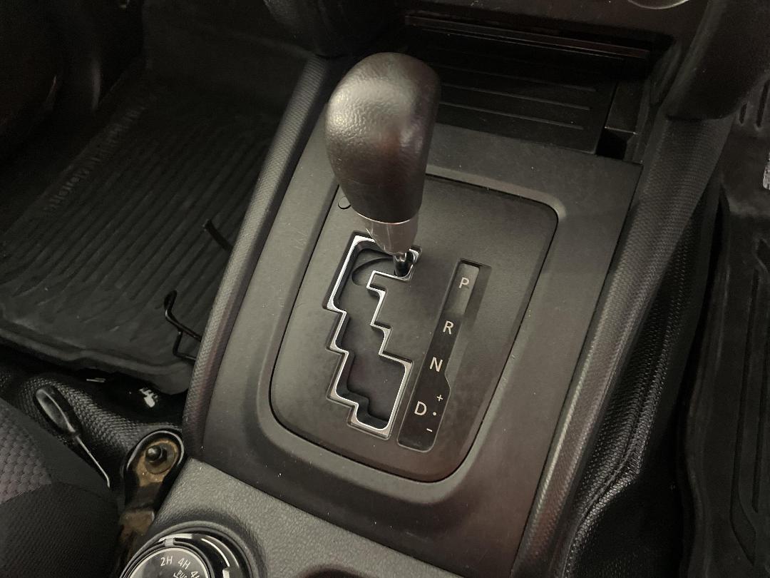 Photo '29' of Mitsubishi Triton