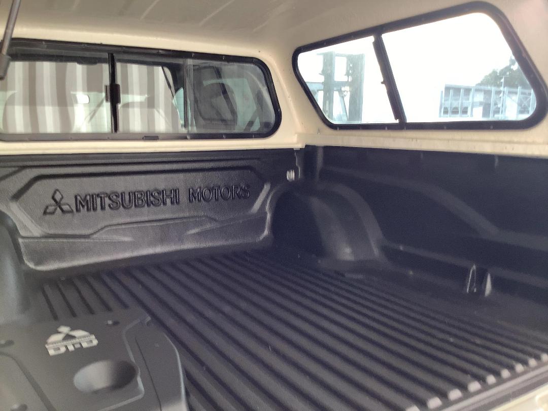 Photo '6' of Mitsubishi Triton D/CAB Glxr