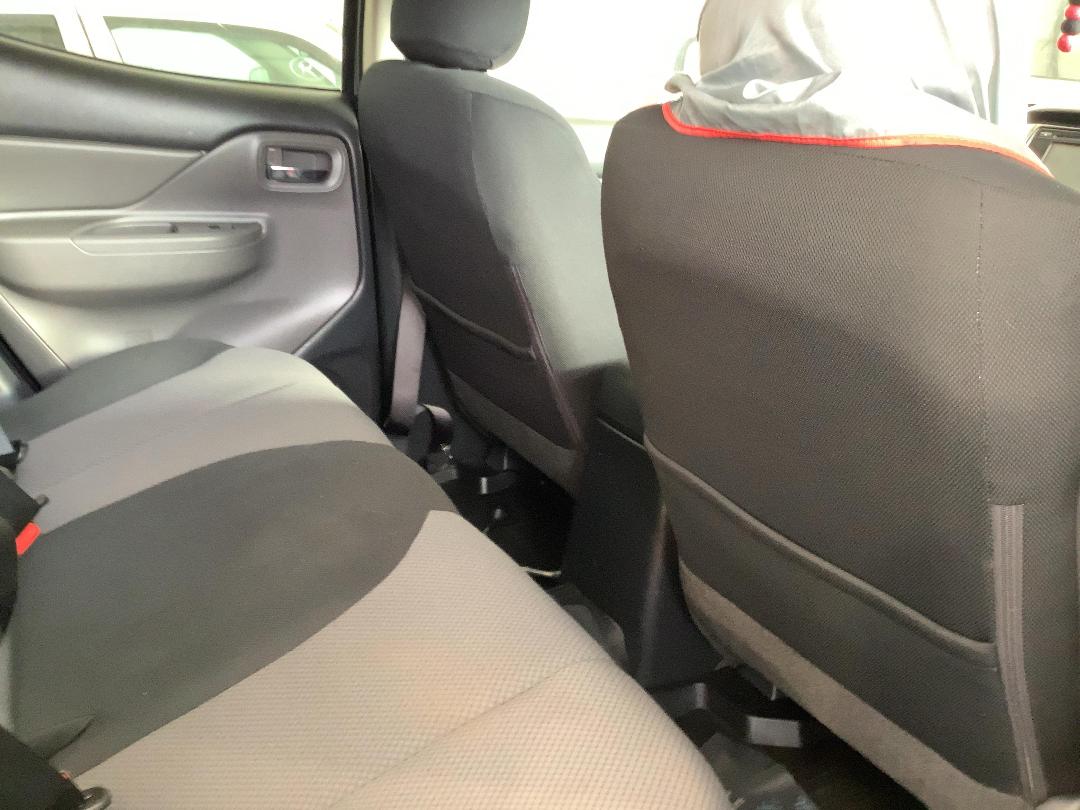 Photo '8' of Mitsubishi Triton D/CAB Glxr