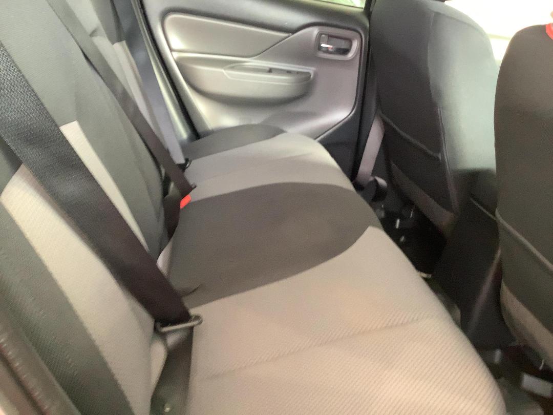 Photo '9' of Mitsubishi Triton D/CAB Glxr