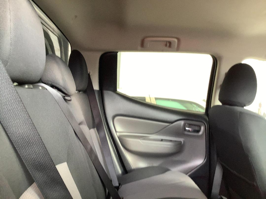 Photo '10' of Mitsubishi Triton D/CAB Glxr