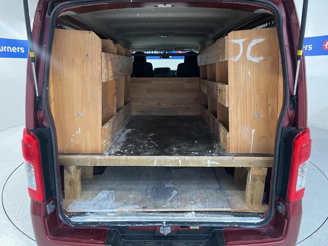 Photo '14' of Nissan Caravan Photo '14' of Nissan Caravan