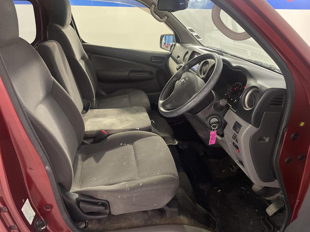 Photo '16' of Nissan Caravan Photo '16' of Nissan Caravan