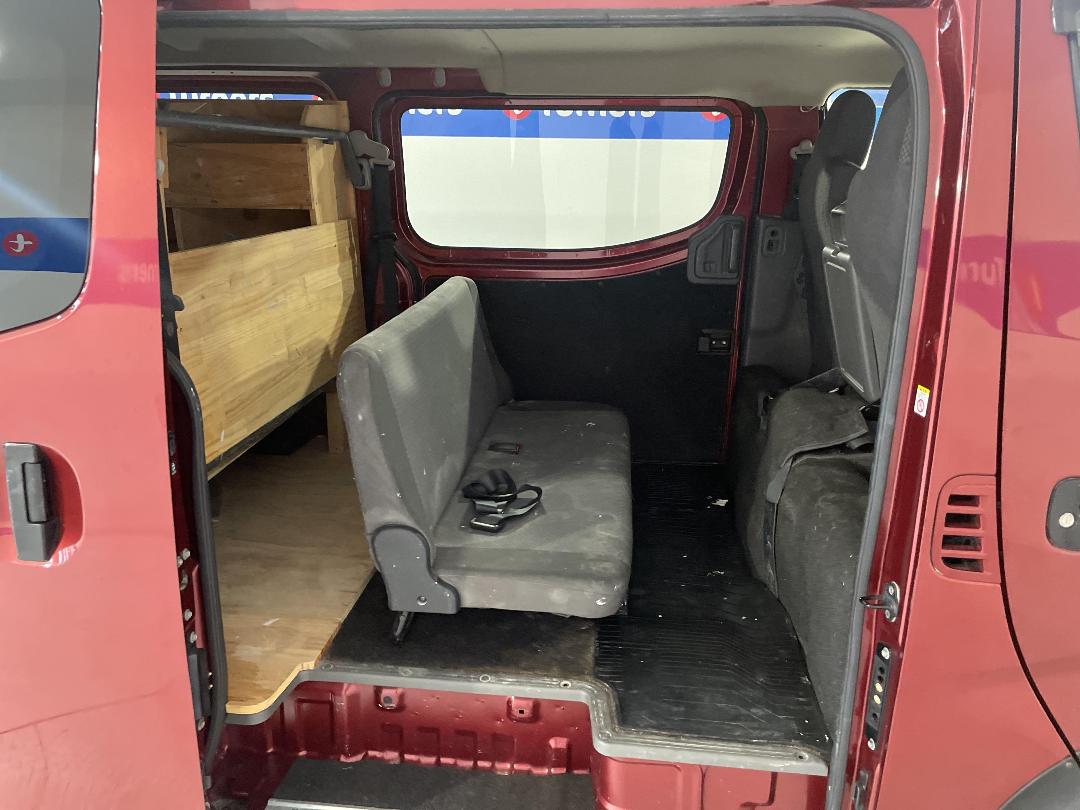 Photo '19' of Nissan Caravan Photo '19' of Nissan Caravan