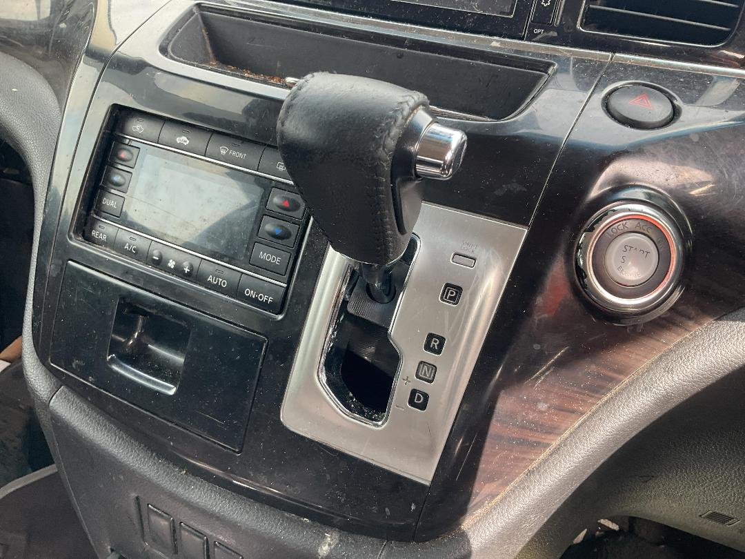 Photo '14' of Nissan Elgrand Photo '14' of Nissan Elgrand