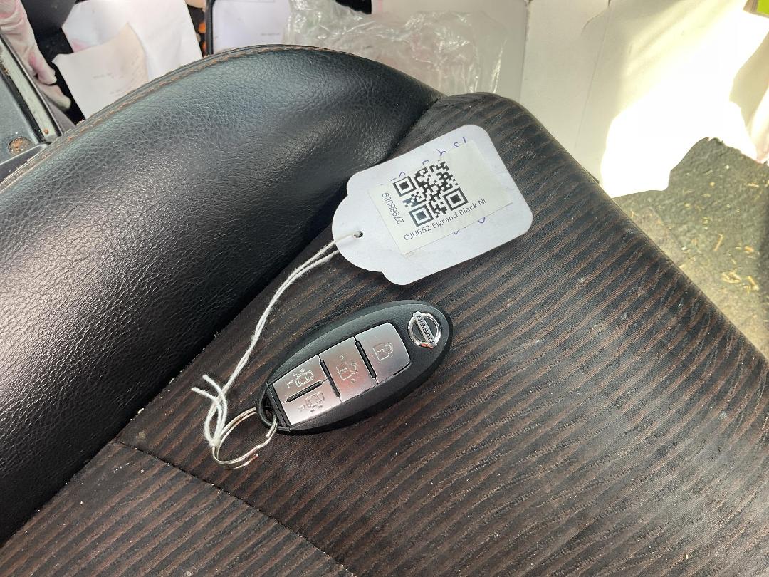 Photo '15' of Nissan Elgrand Photo '15' of Nissan Elgrand