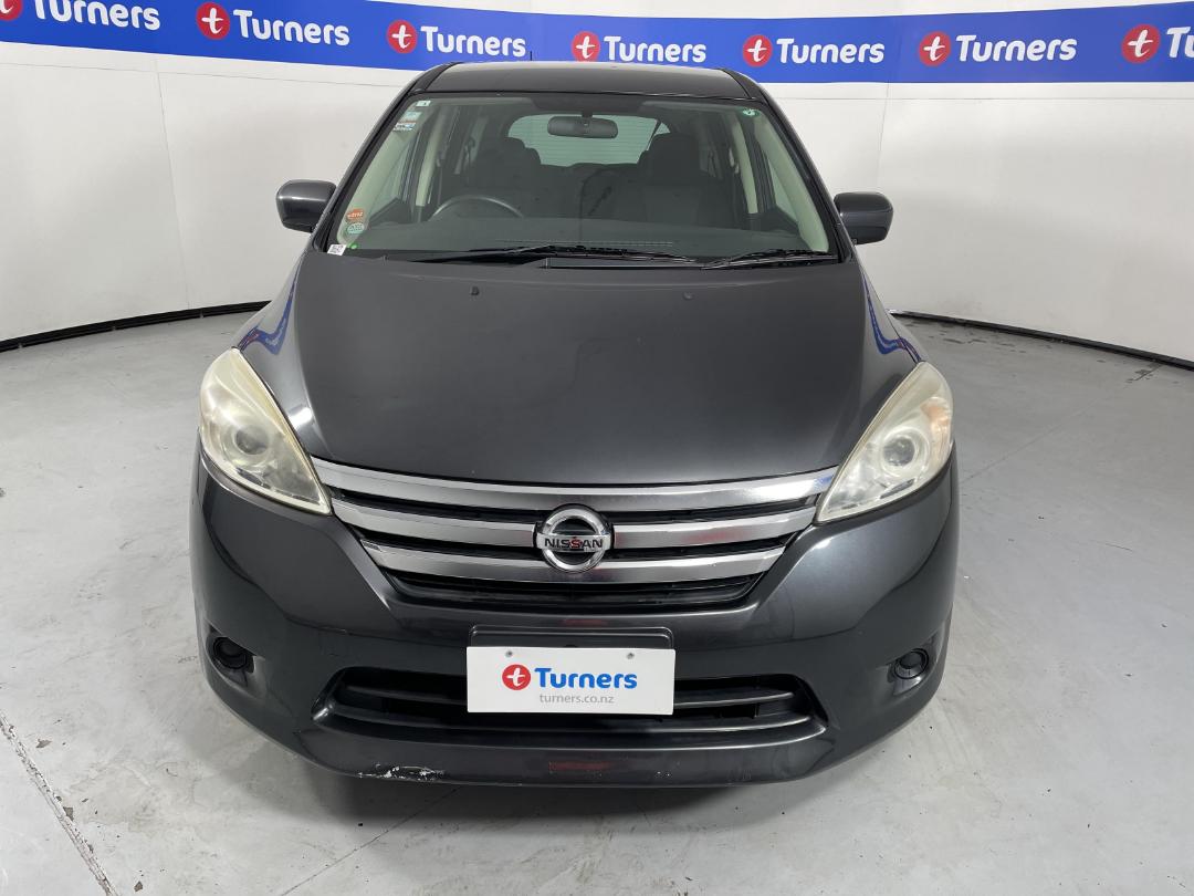 Photo '2' of Nissan Lafesta Photo '2' of Nissan Lafesta