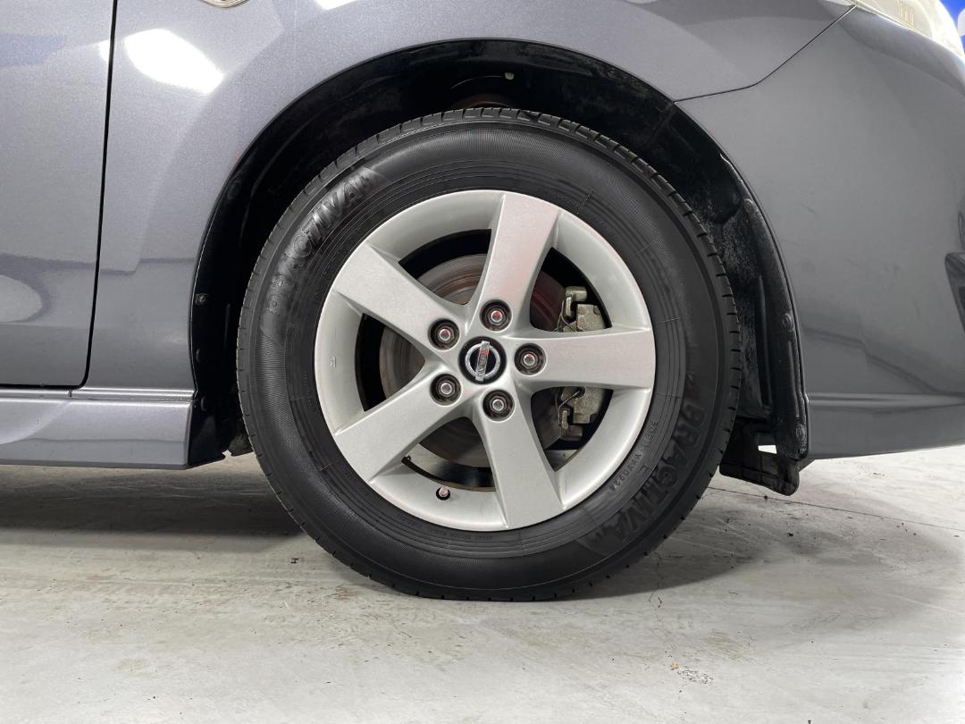 Photo '9' of Nissan Lafesta Photo '9' of Nissan Lafesta