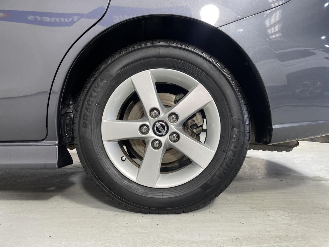 Photo '11' of Nissan Lafesta Photo '11' of Nissan Lafesta