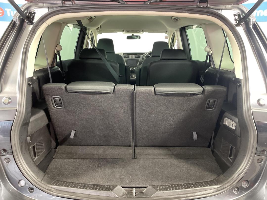 Photo '14' of Nissan Lafesta Photo '14' of Nissan Lafesta