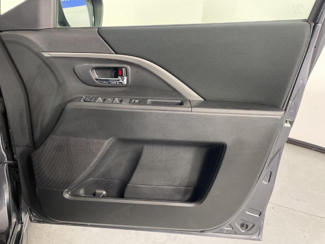 Photo '15' of Nissan Lafesta Photo '15' of Nissan Lafesta