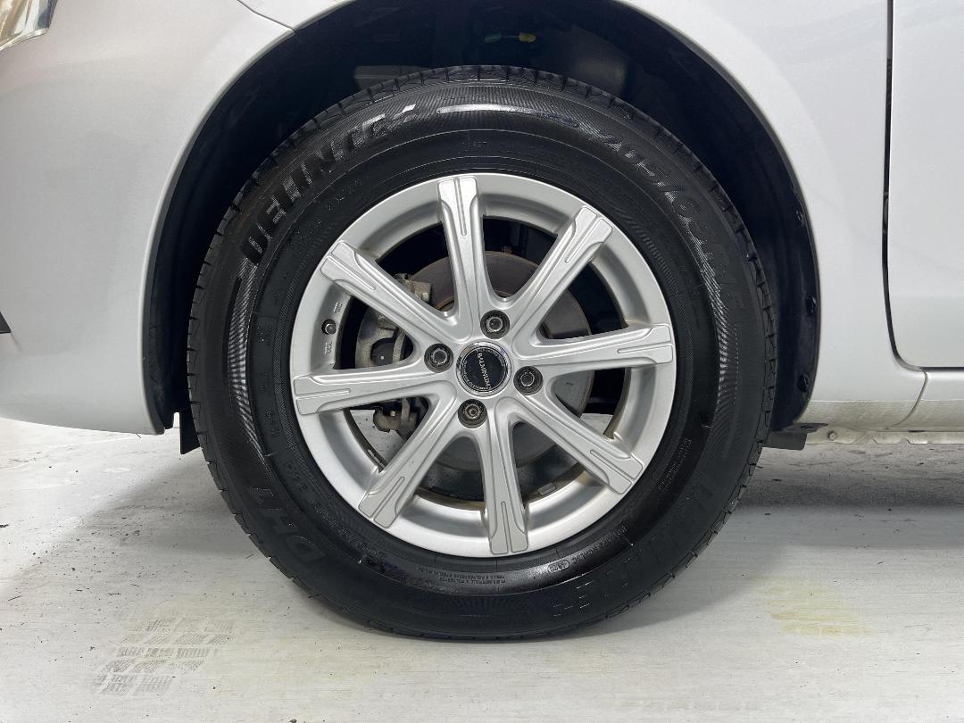 Photo '10' of Nissan Latio Photo '10' of Nissan Latio