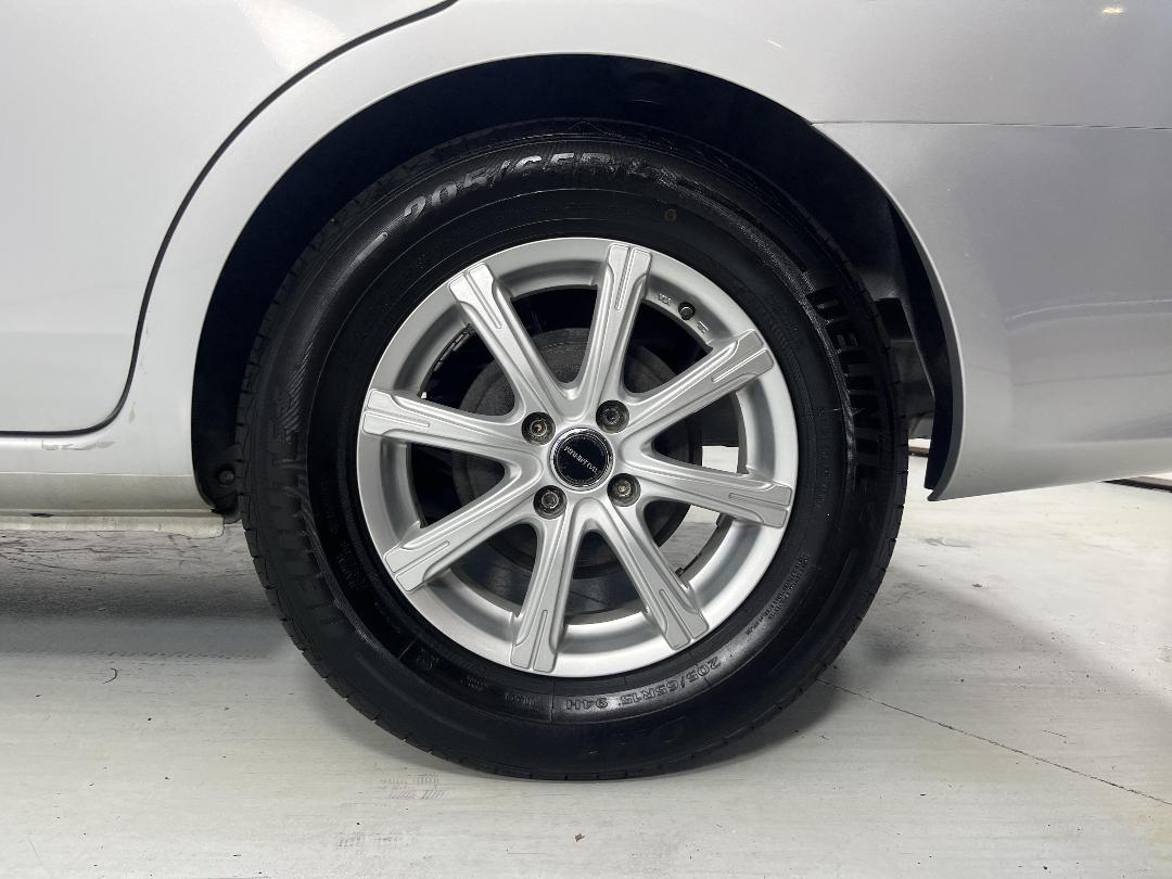 Photo '11' of Nissan Latio Photo '11' of Nissan Latio