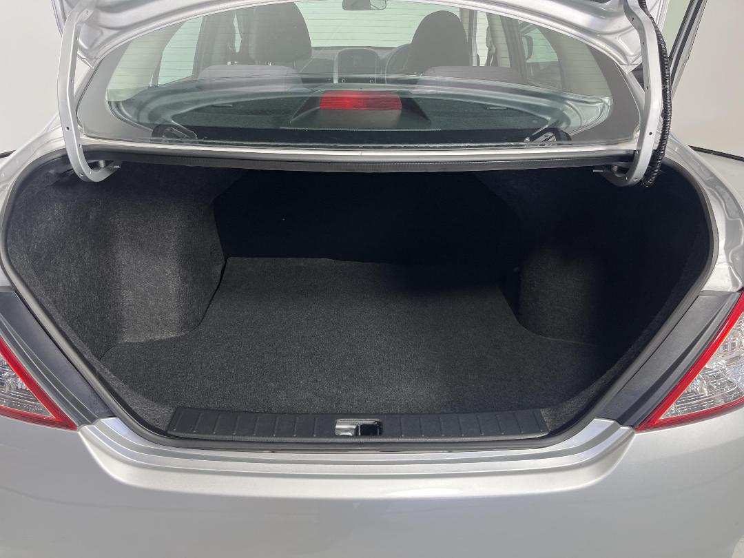 Photo '14' of Nissan Latio Photo '14' of Nissan Latio