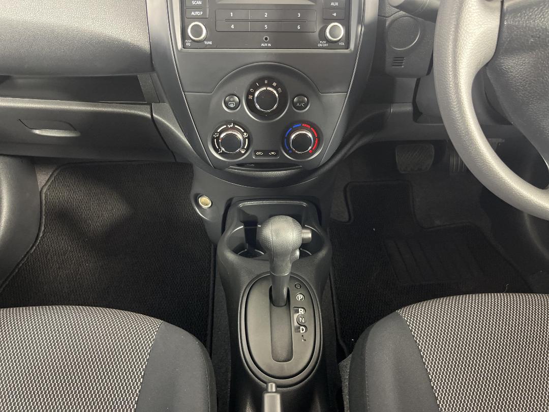 Photo '18' of Nissan Latio Photo '18' of Nissan Latio