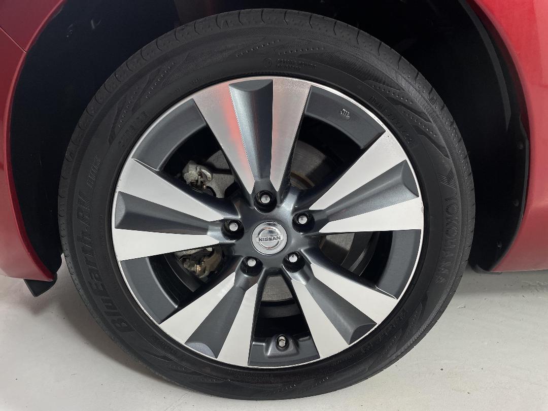 Photo '10' of Nissan Leaf