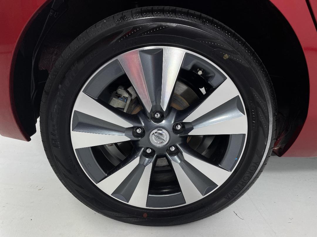 Photo '12' of Nissan Leaf