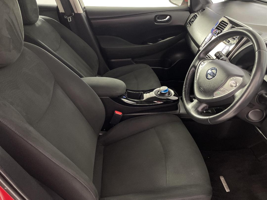 Photo '16' of Nissan Leaf