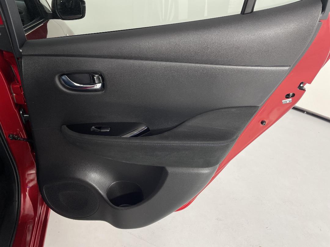 Photo '19' of Nissan Leaf