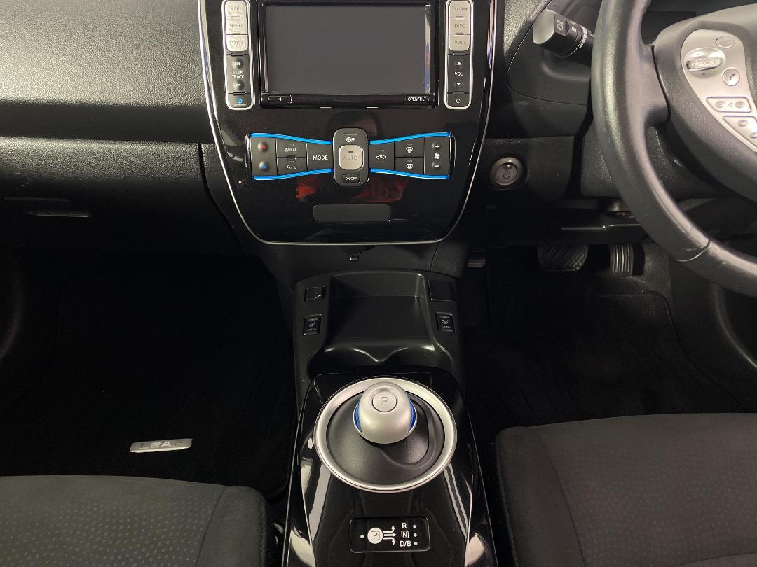 Photo '18' of Nissan Leaf