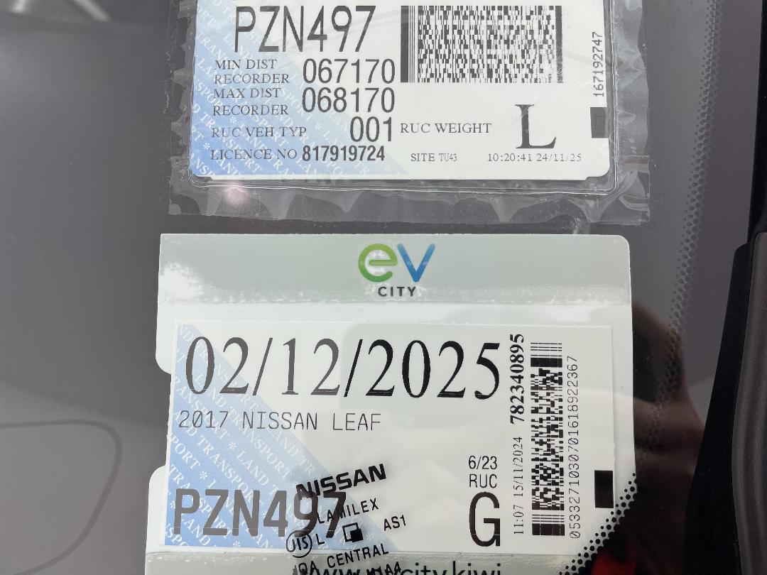 Photo '32' of Nissan Leaf