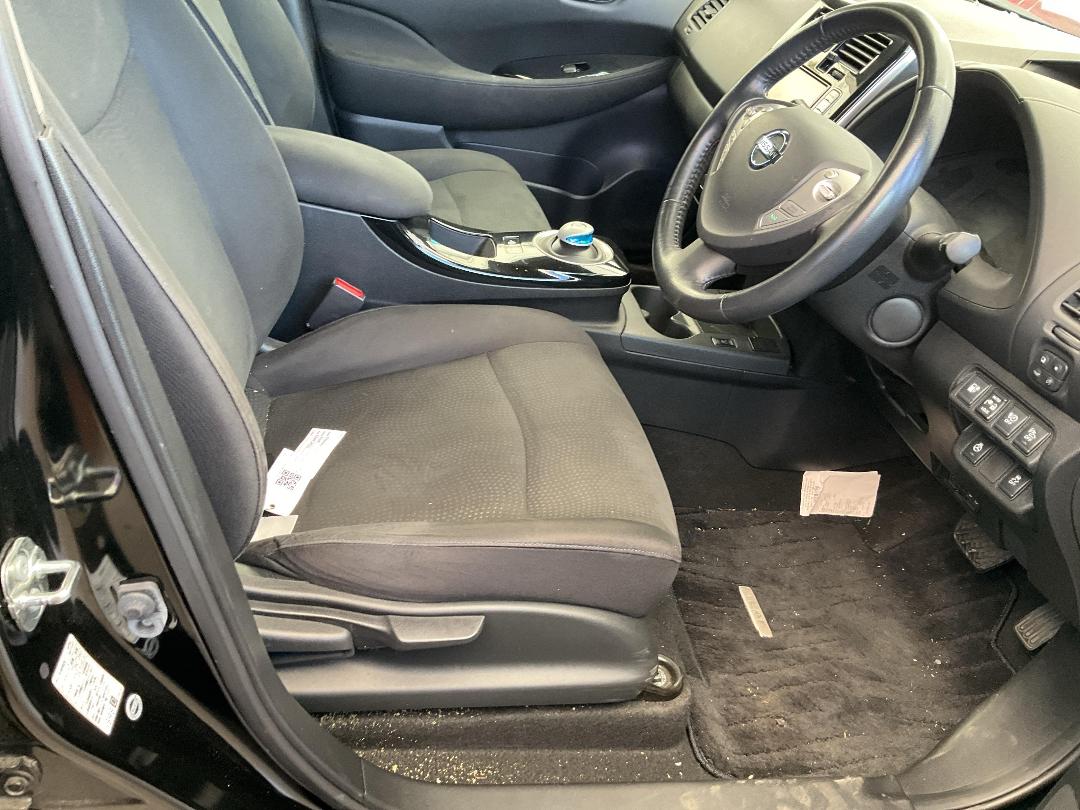 Photo '6' of Nissan Leaf