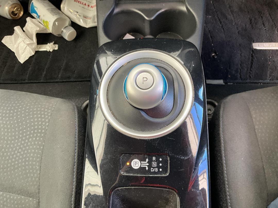 Photo '10' of Nissan Leaf