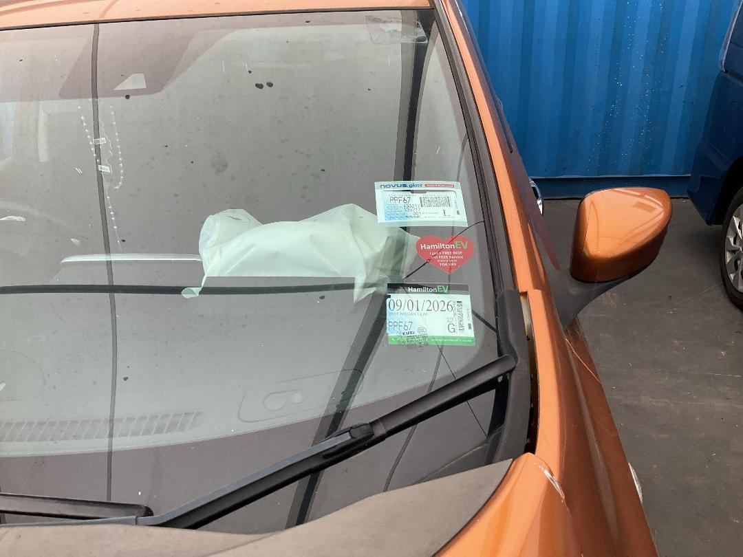 Photo '17' of Nissan Leaf