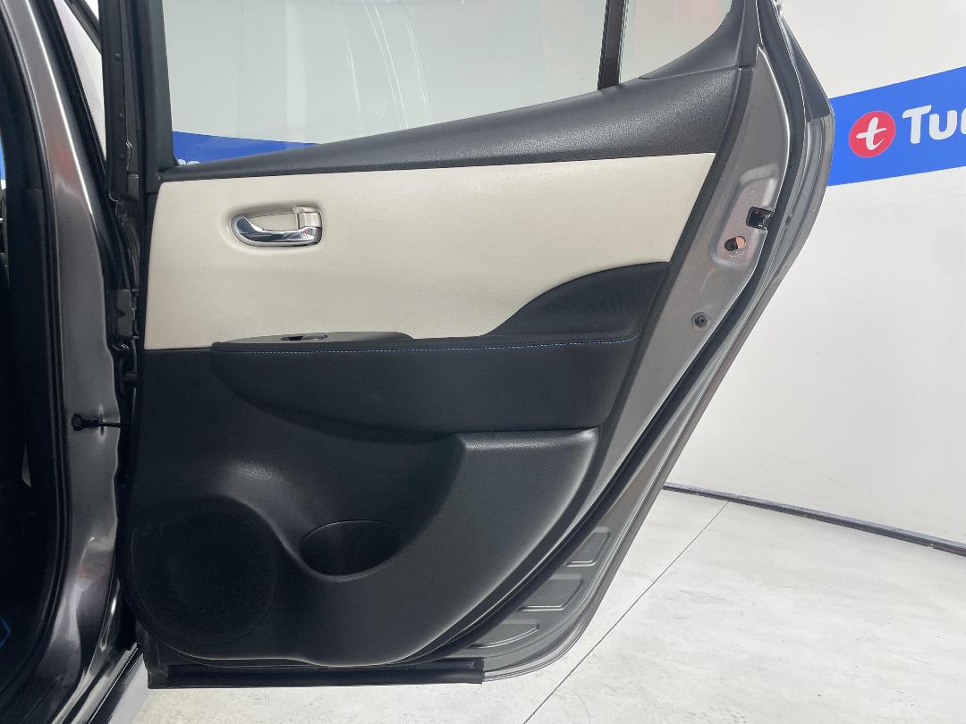 Photo '19' of Nissan Leaf