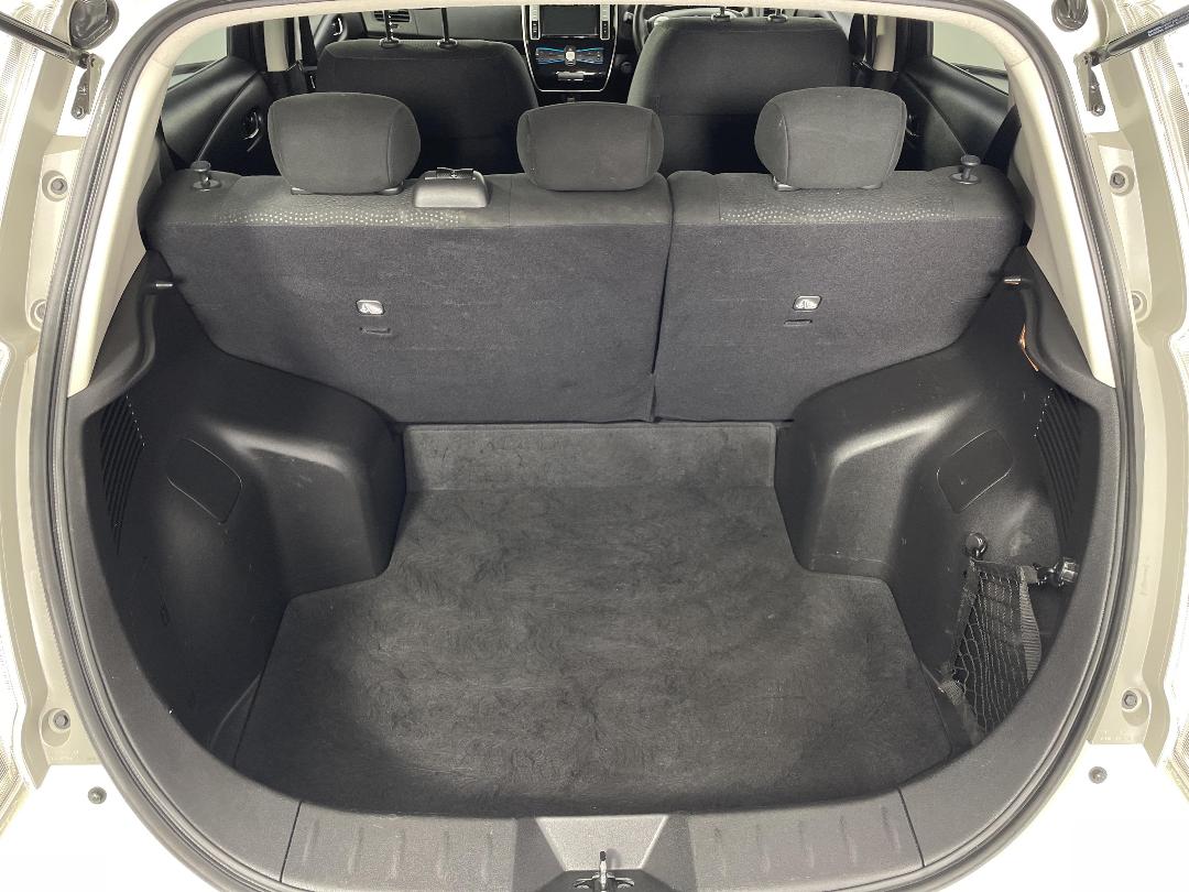 Photo '14' of Nissan Leaf