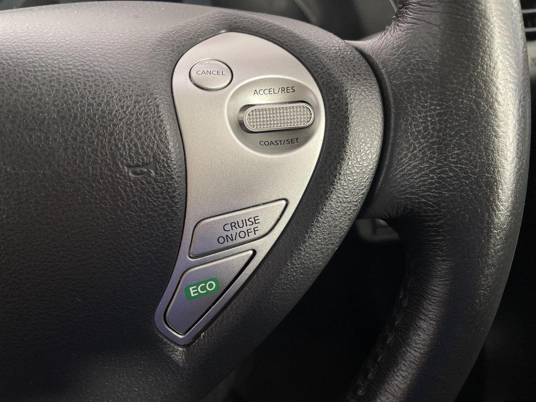 Photo '24' of Nissan Leaf