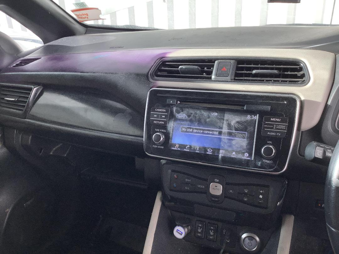 Photo '17' of Nissan Leaf