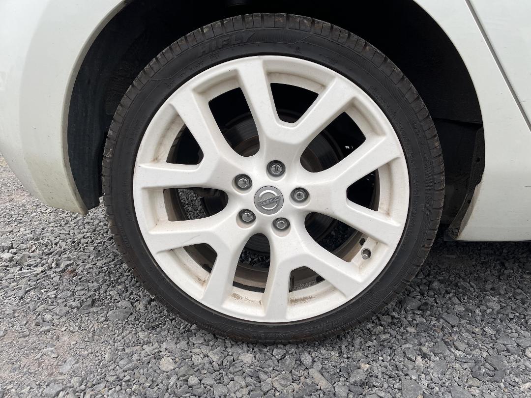 Photo '12' of Nissan Leaf