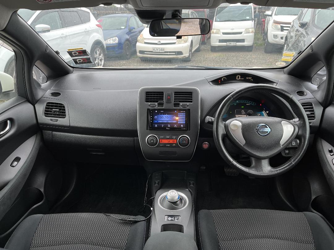 Photo '17' of Nissan Leaf