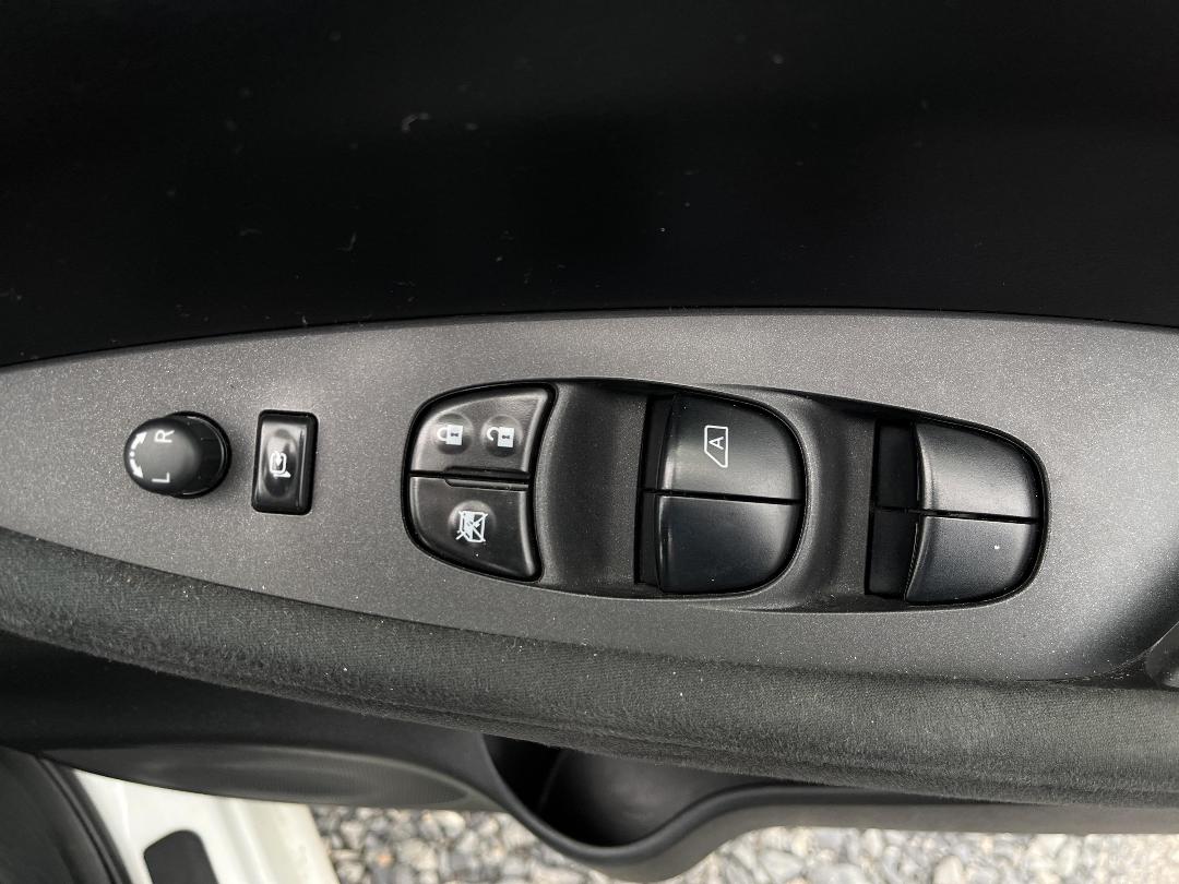 Photo '28' of Nissan Leaf