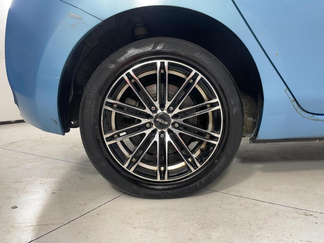 Photo '10' of Nissan Leaf