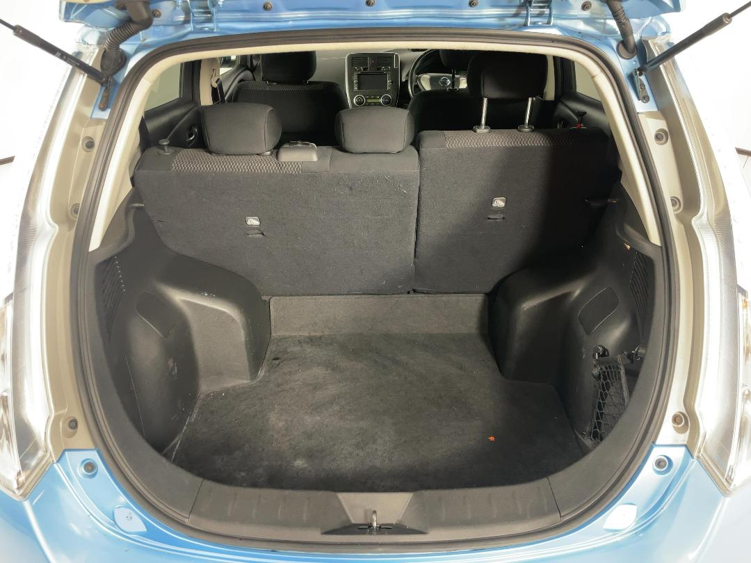 Photo '12' of Nissan Leaf