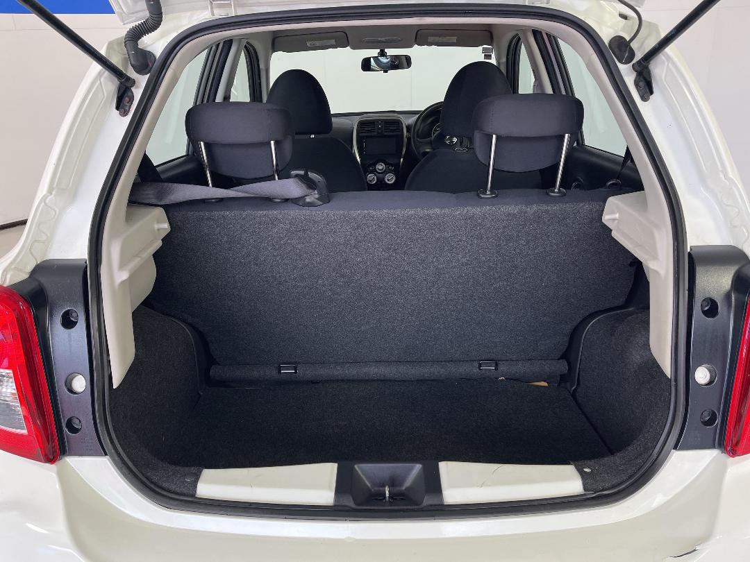 Photo '14' of Nissan March