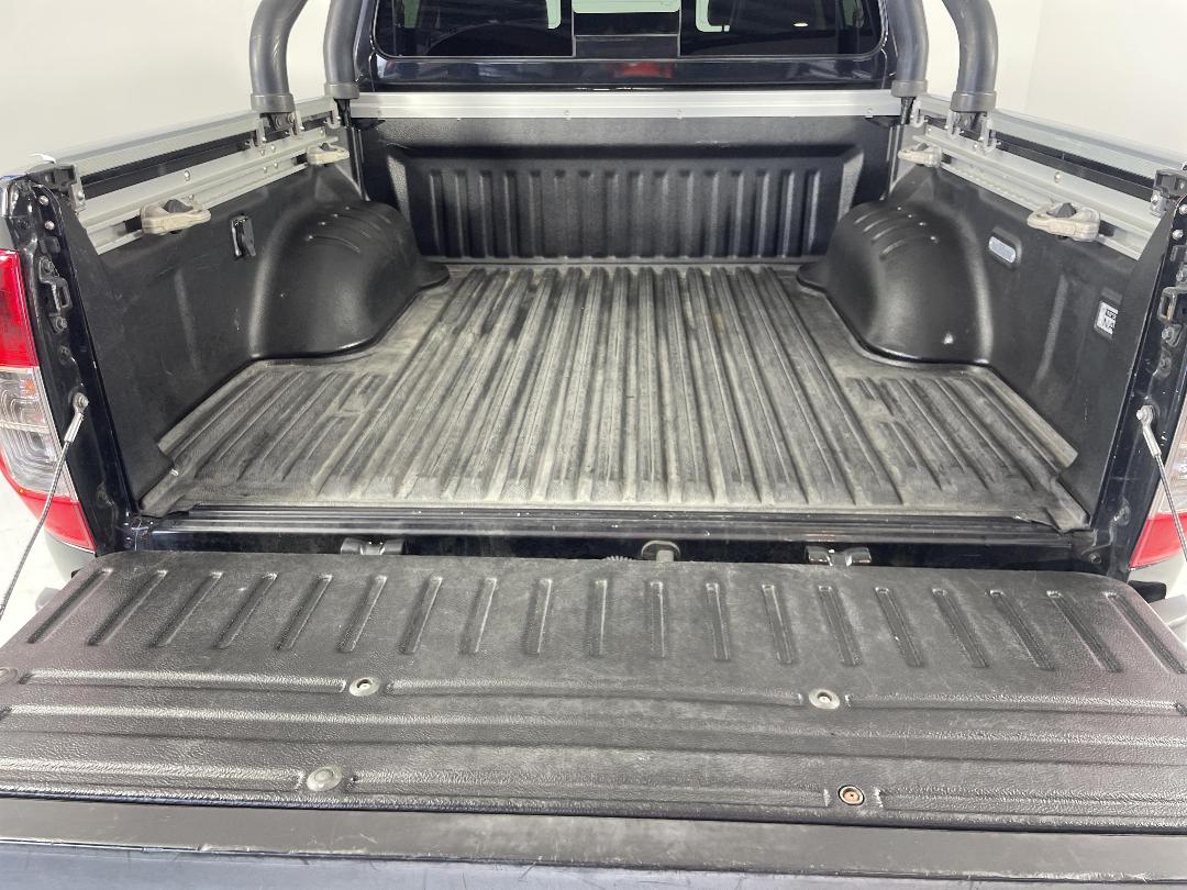 Photo '14' of Nissan Navara