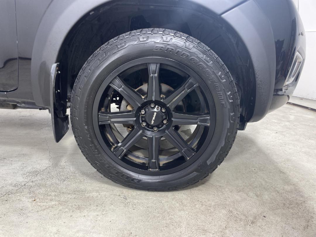 Photo '9' of Nissan Navara