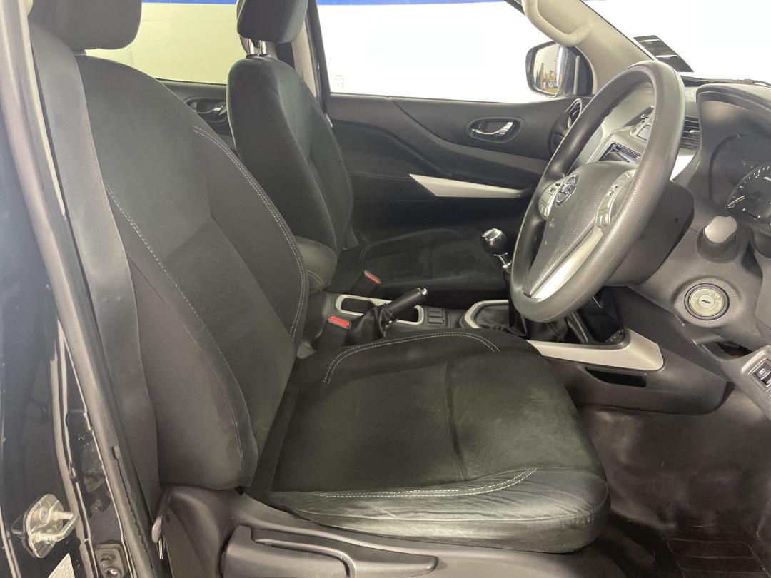 Photo '16' of Nissan Navara