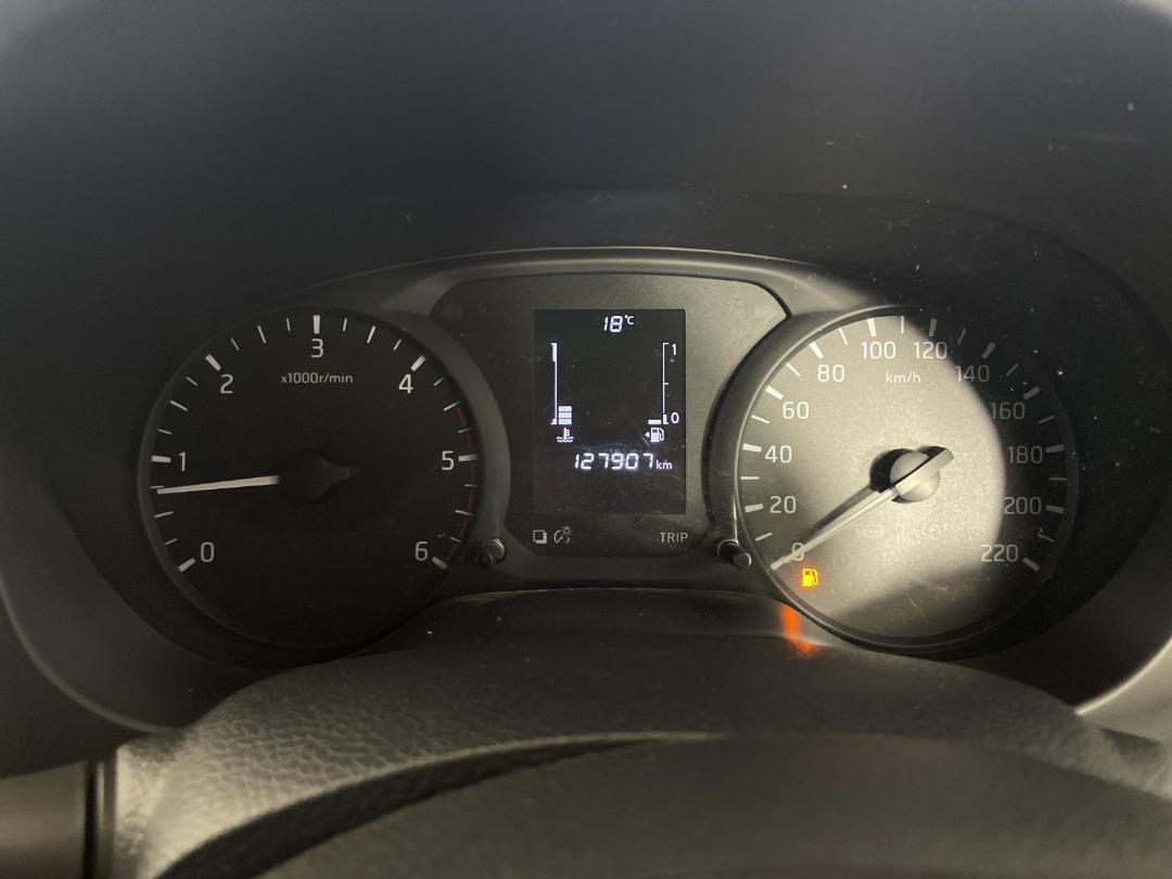 Photo '21' of Nissan Navara