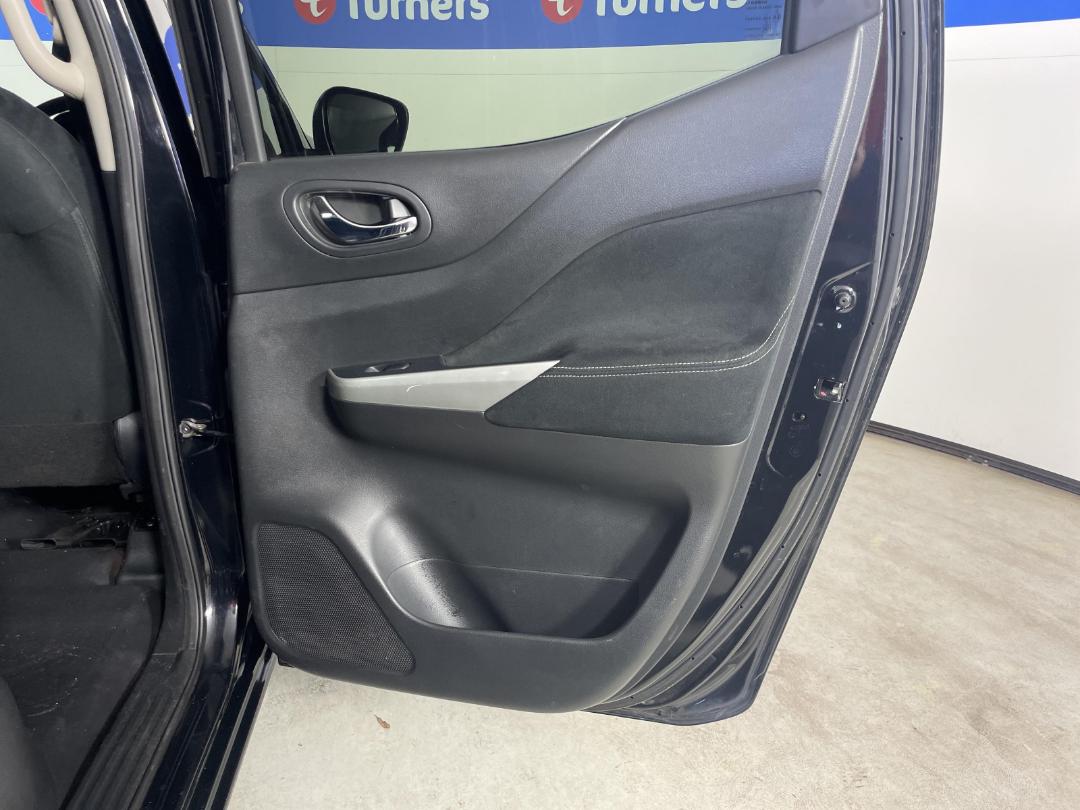 Photo '19' of Nissan Navara