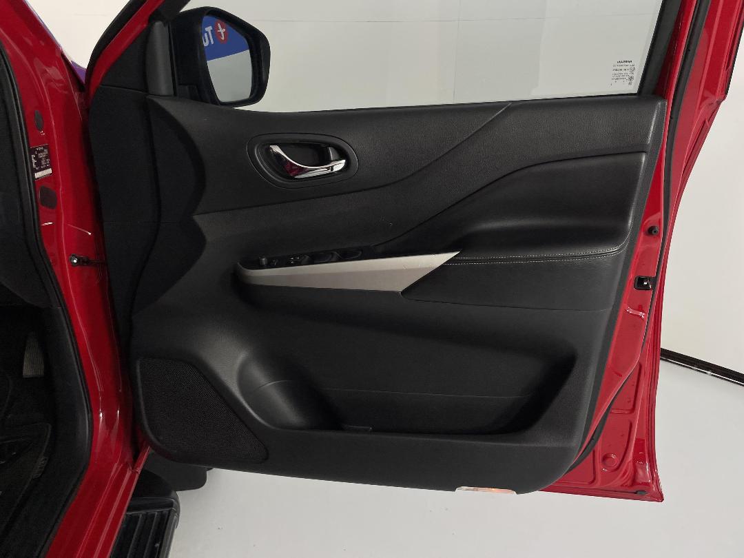 Photo '15' of Nissan Navara Photo '15' of Nissan Navara